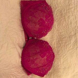 Victoria’s Secret strapless bra 36D fuchsia color